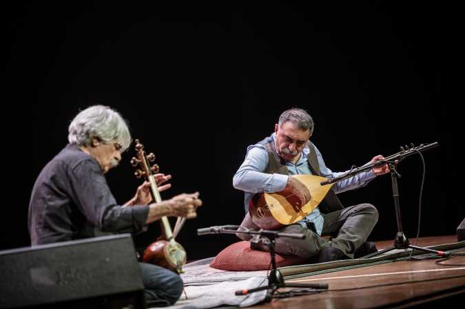  Kayhan Kalhor & Erdal Erzincan at Stadsschouwburg by Jelmer de Haas